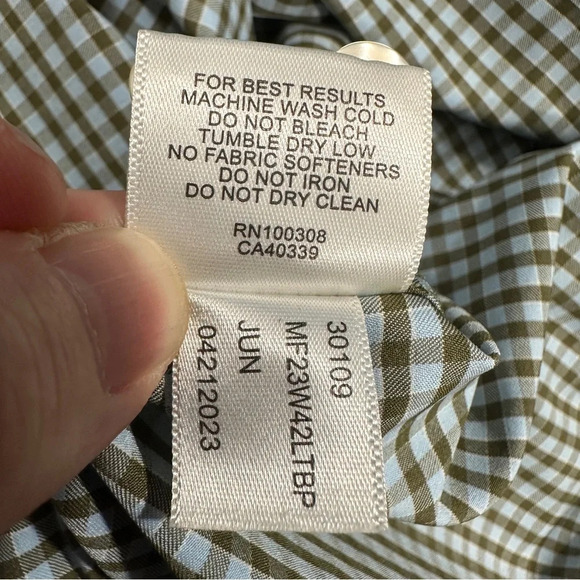 Peter Millar Summer Comfort button down shirt, size XL. - Picture 2 of 7